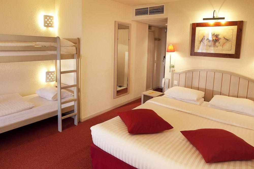 Campanile Val De France Hotel Magny-le-Hongre Ngoại thất bức ảnh